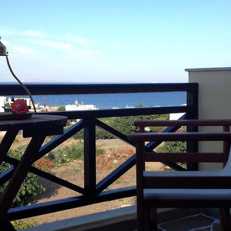 Theodorou Hotel Azolimnos Exterior photo