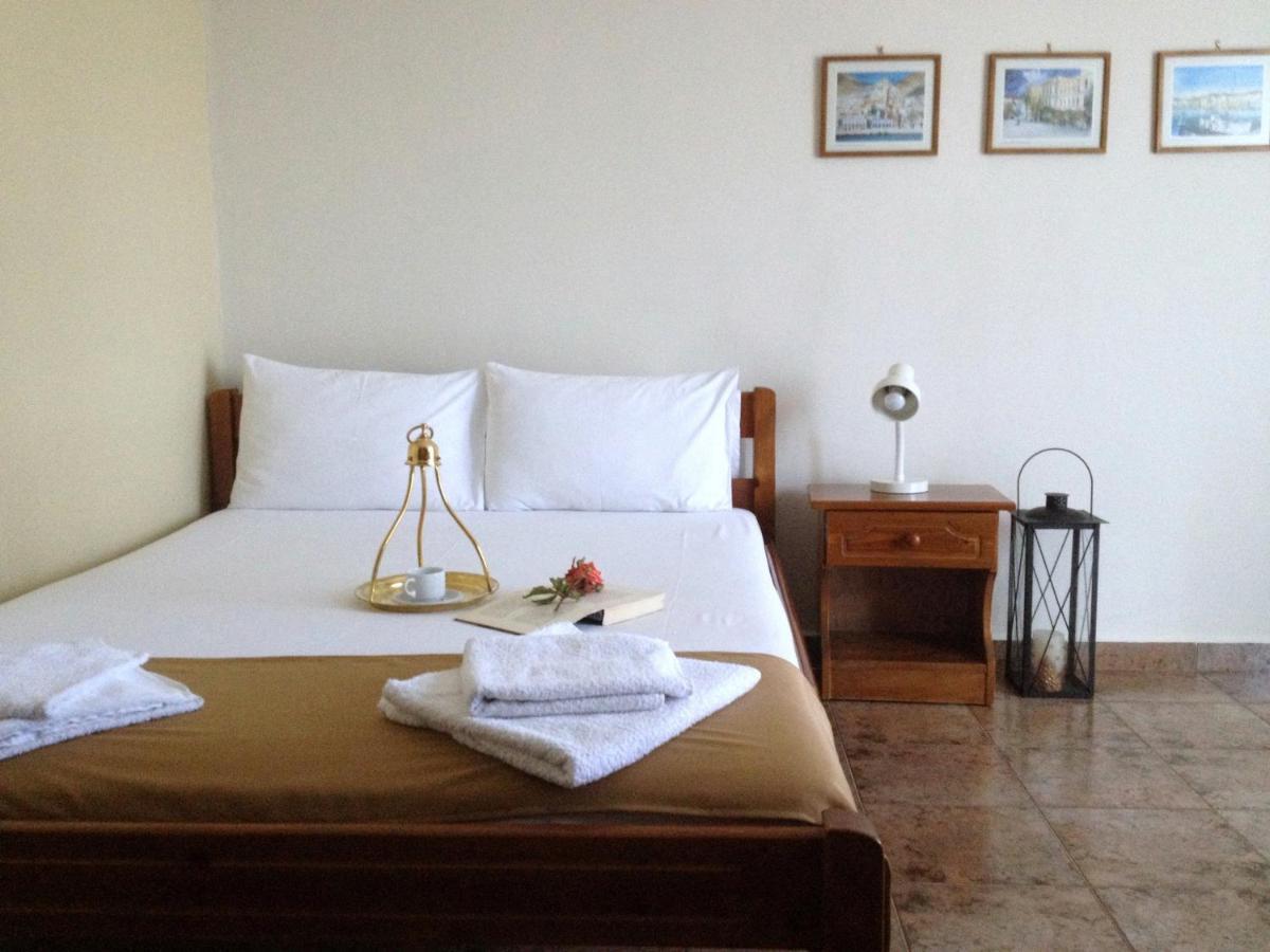 Theodorou Hotel Azolimnos Room photo