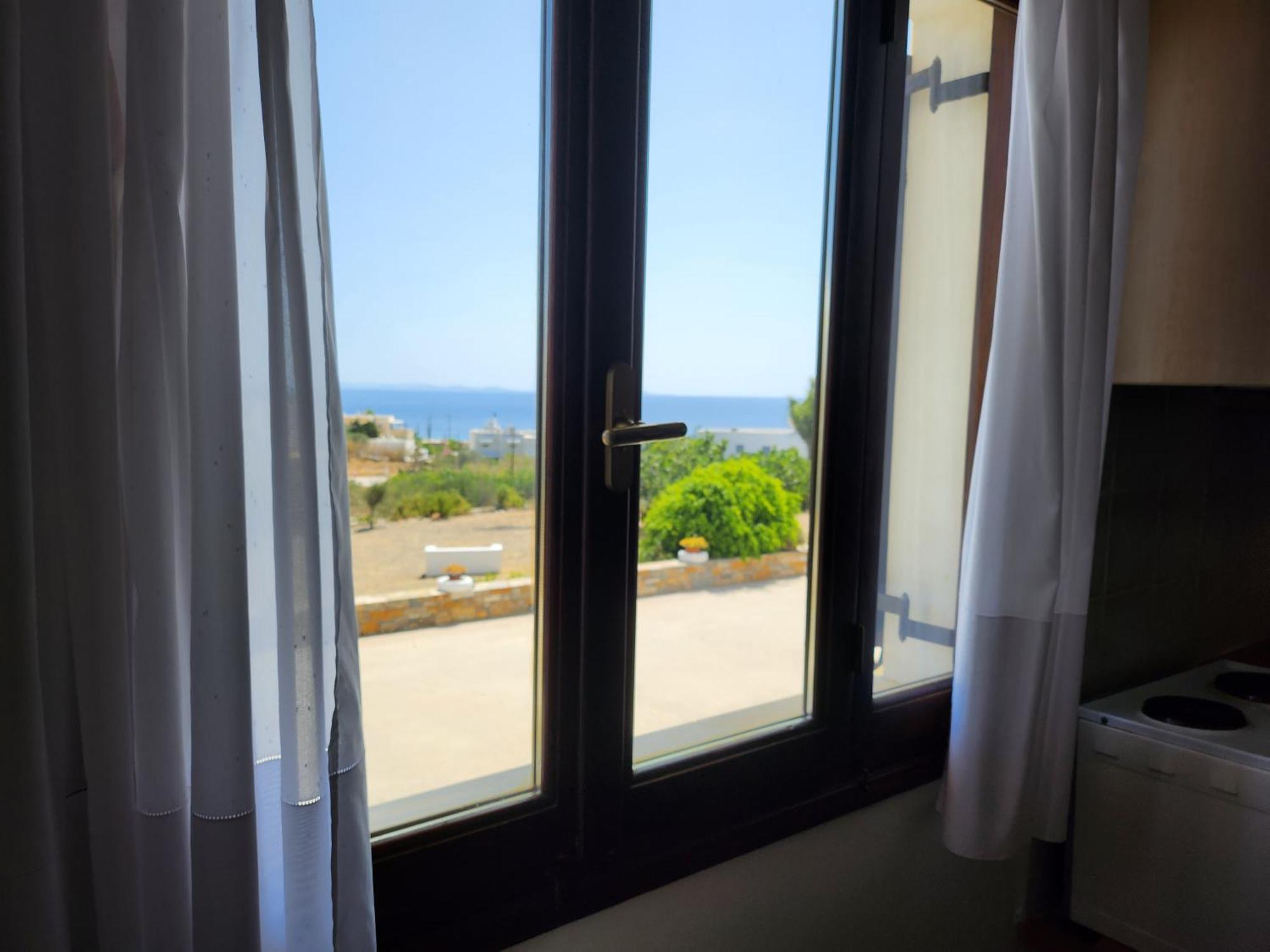 Theodorou Hotel Azolimnos Room photo